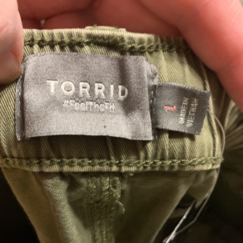 Torrid Weekend Boyfriend Straight Stretch Twill Green Trousers - Picture 5 of 6